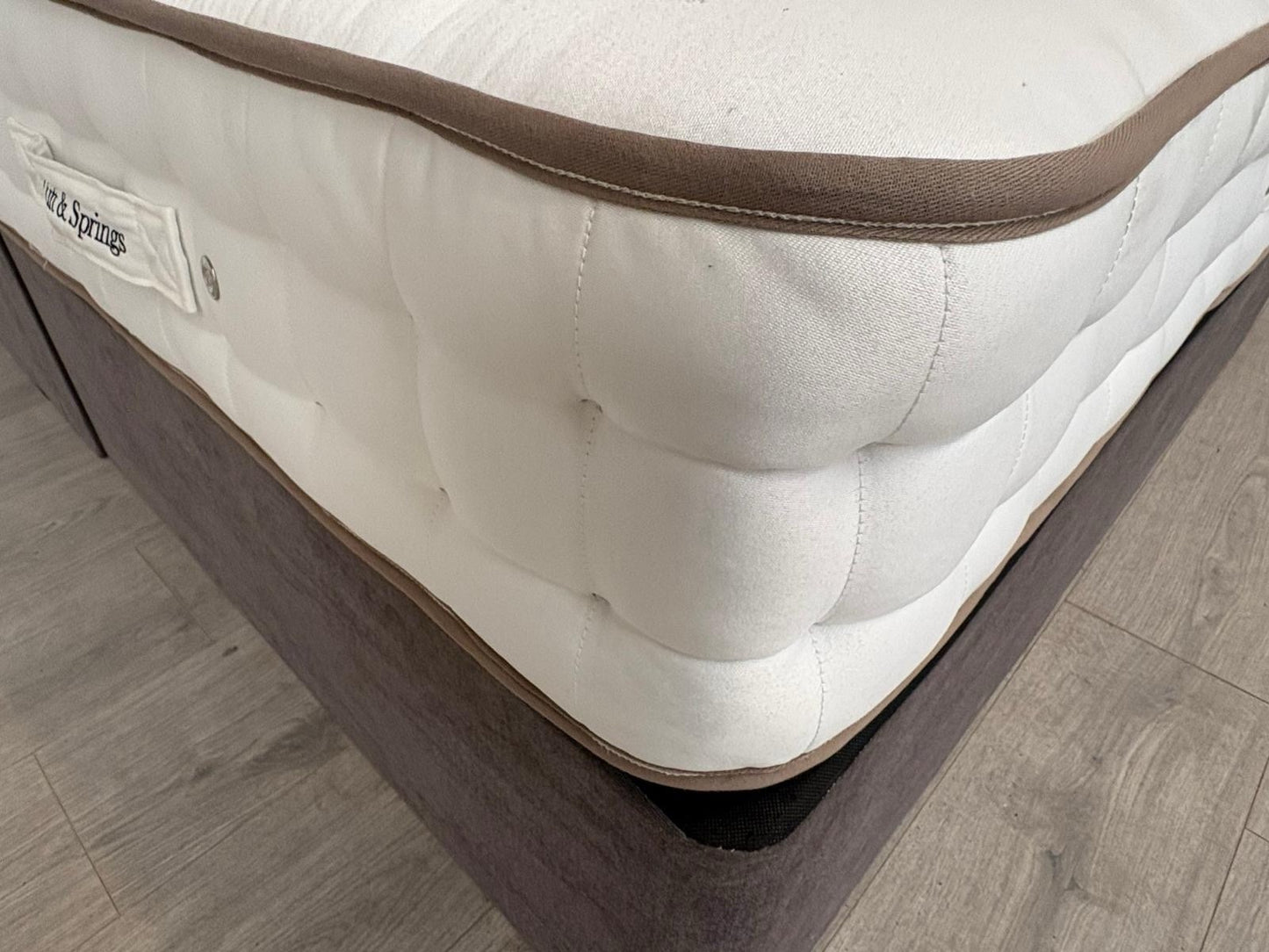 Tuft & Springs Indulgence 1000 Pocket 4ft 6 Double Mattress - RRP £569