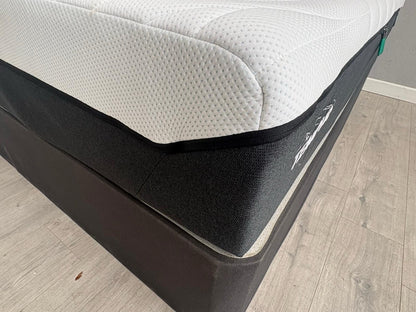Tempur PRO LUXE Smart Cool 5ft Kingsize Mattress, Medium - RRP £2,599