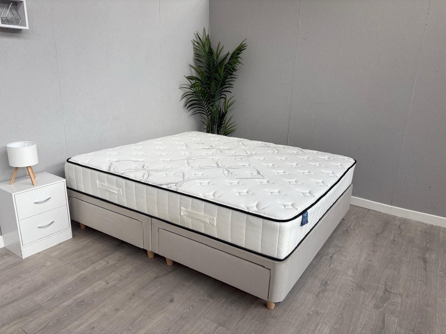 IGEL Nanotech 2050i 6ft Superking Mattress, Firm - RRP £1,649