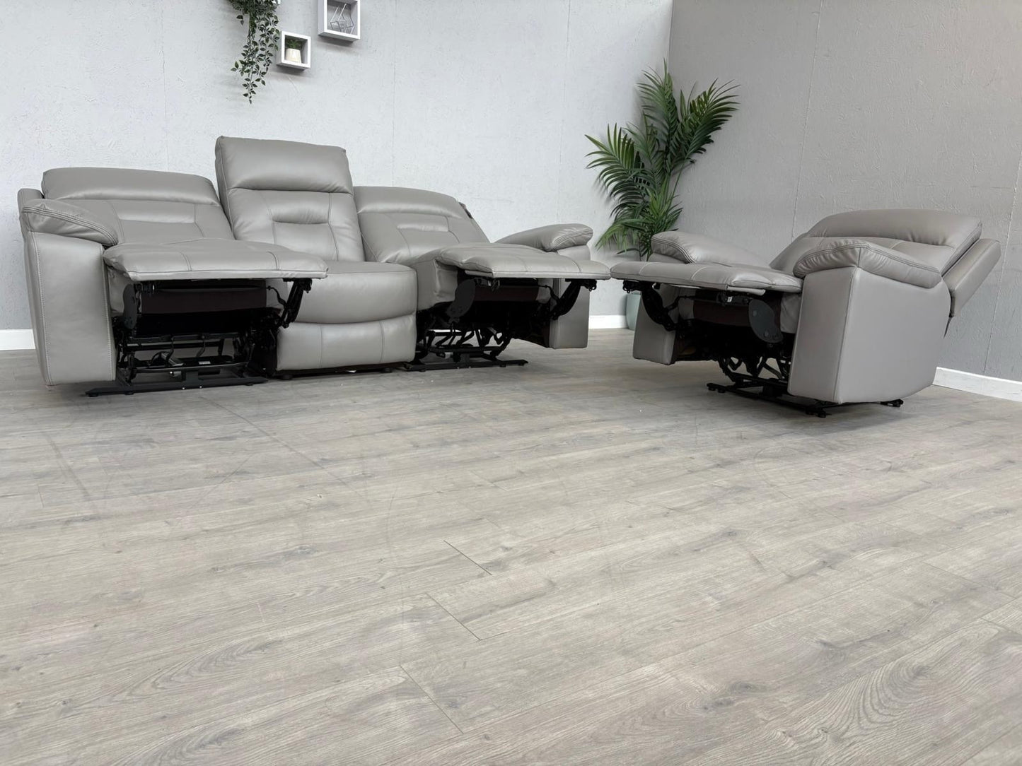 DFS Braylan Leather 3 Seater + Armchair, Power Recliner Sofa Set - RRP £2,248