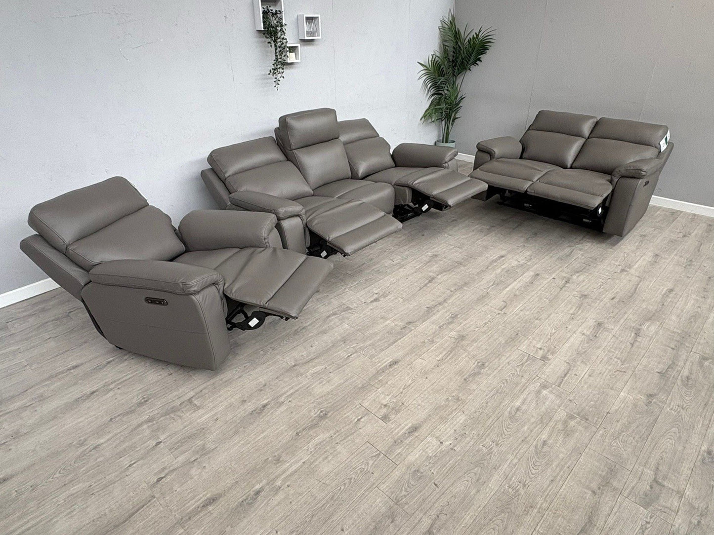 Furniture Village RAVEN Leather 3 + 2 Seater + Armchair Power Recliner Sofa Set