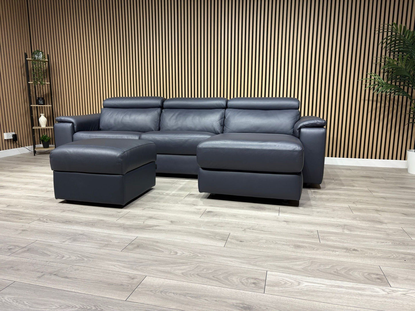 F. Village - Nicoletti DAVIDE Leather Power Chaise Sofa + Stool - RRP £6,040