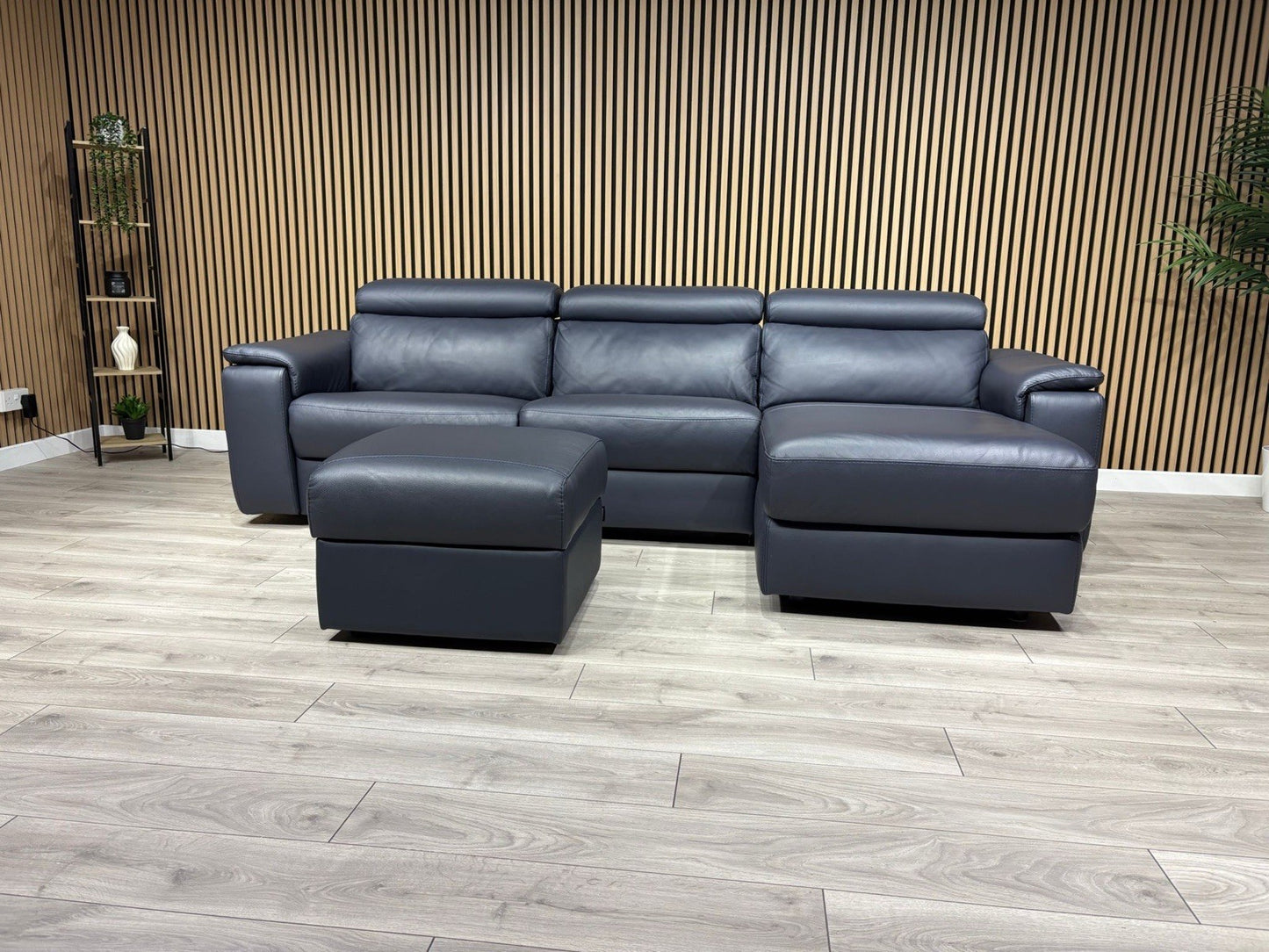 F. Village - Nicoletti DAVIDE Leather Power Chaise Sofa + Stool - RRP £6,040