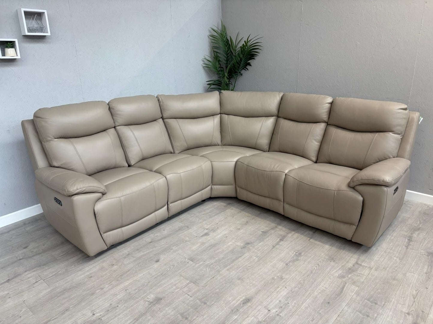 Furniture Village - SLOANE Leather Large Power Recliner Corner Sofa - RRP £1,995