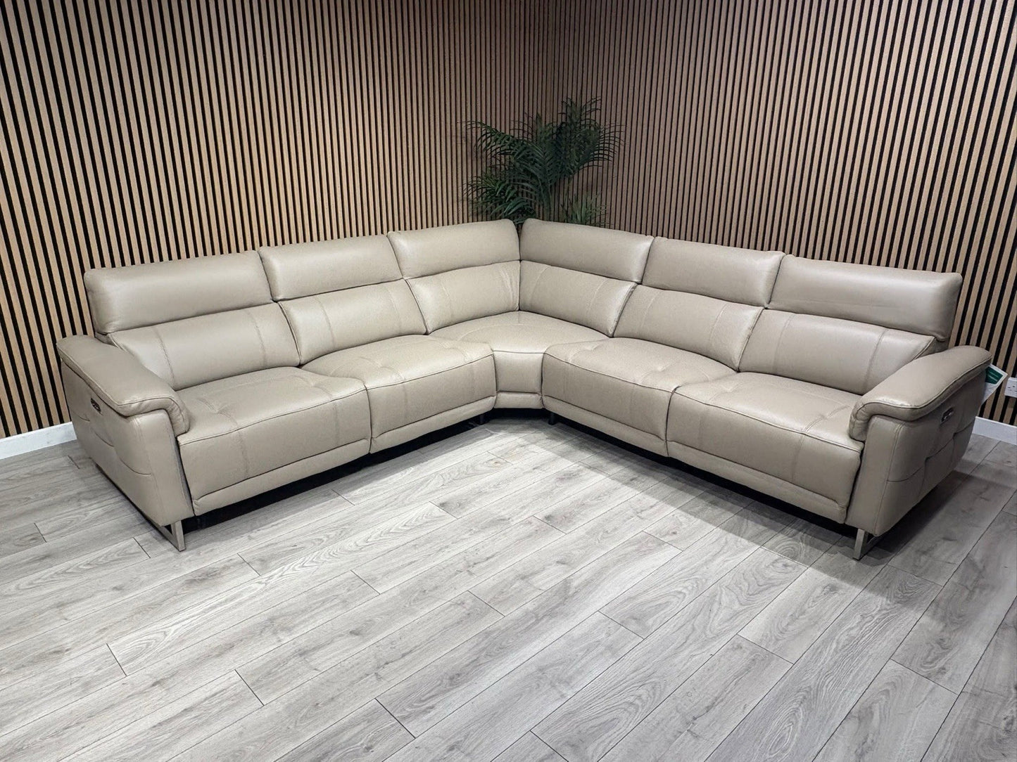 Furniture Village MOET Large Leather Power Recliner Corner Sofa - RRP £4,495