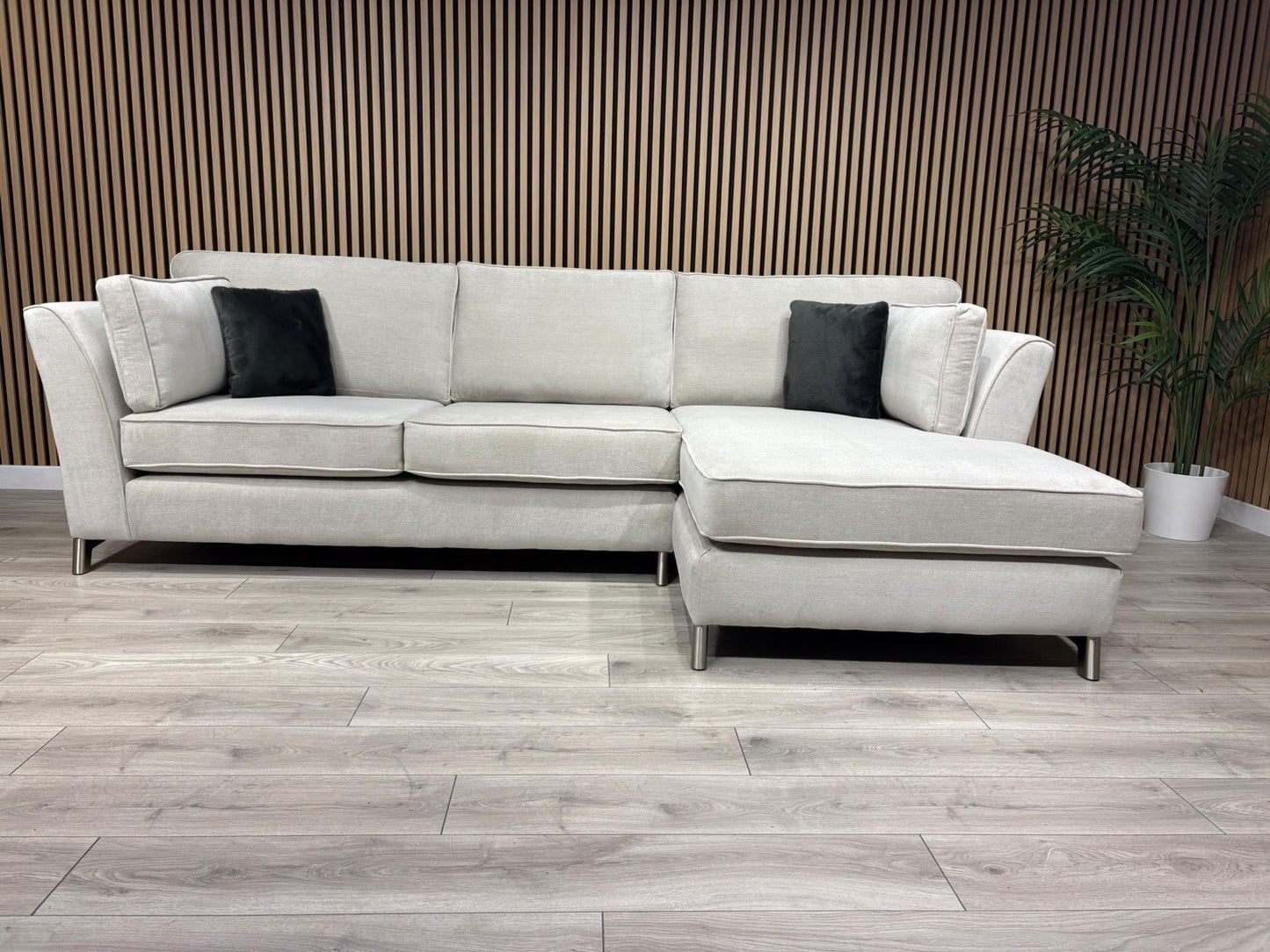 Furniture Village SASHA Fabric Large RHF Chaise Corner Sofa - RRP £3,295