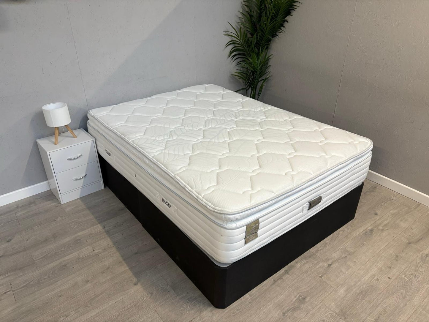 Staples and Co. Eco Latex Refresh Pocket 300 Mattress, 5ft Kingsize - RRP £1,499