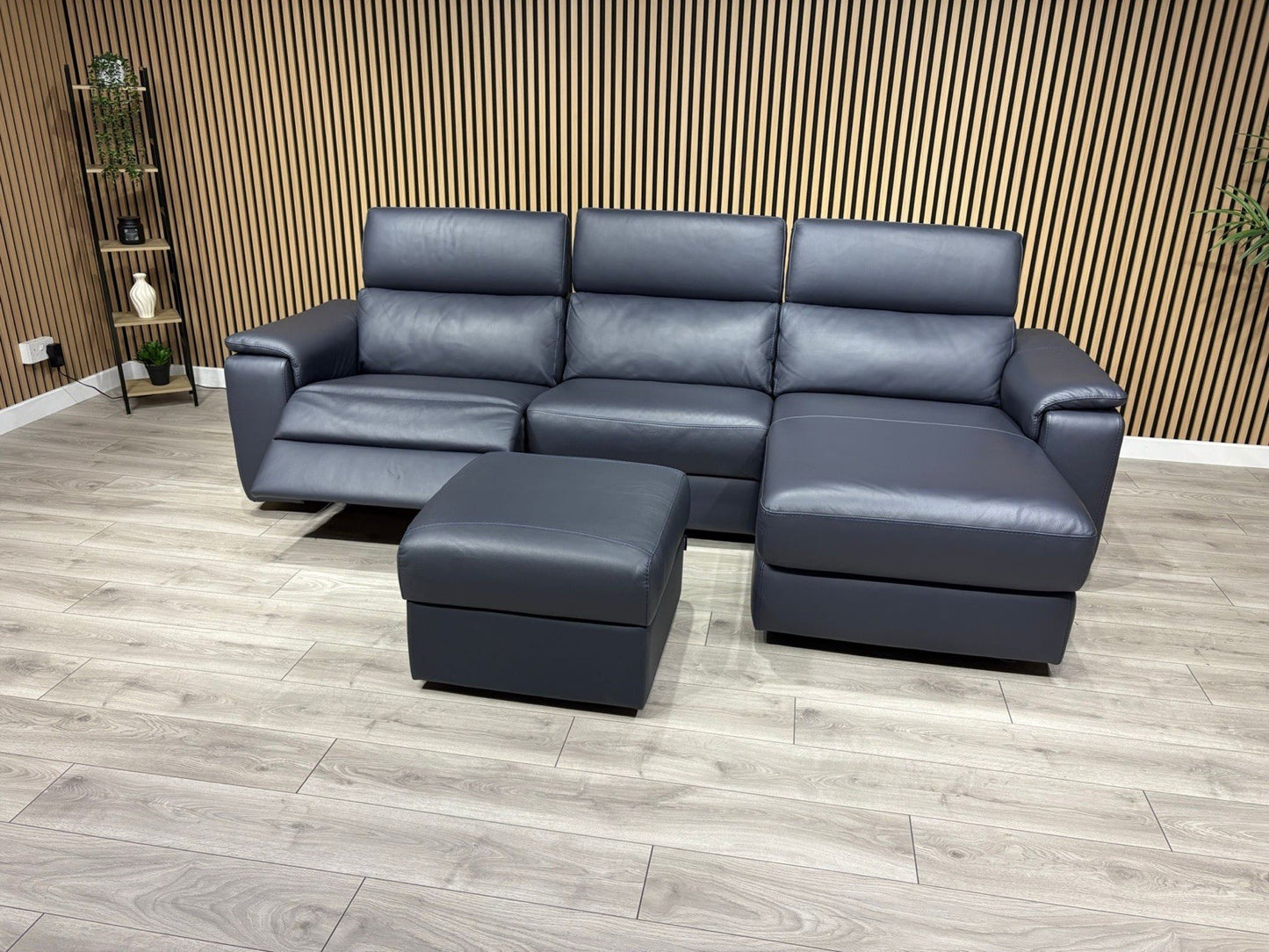F. Village - Nicoletti DAVIDE Leather Power Chaise Sofa + Stool - RRP £6,040