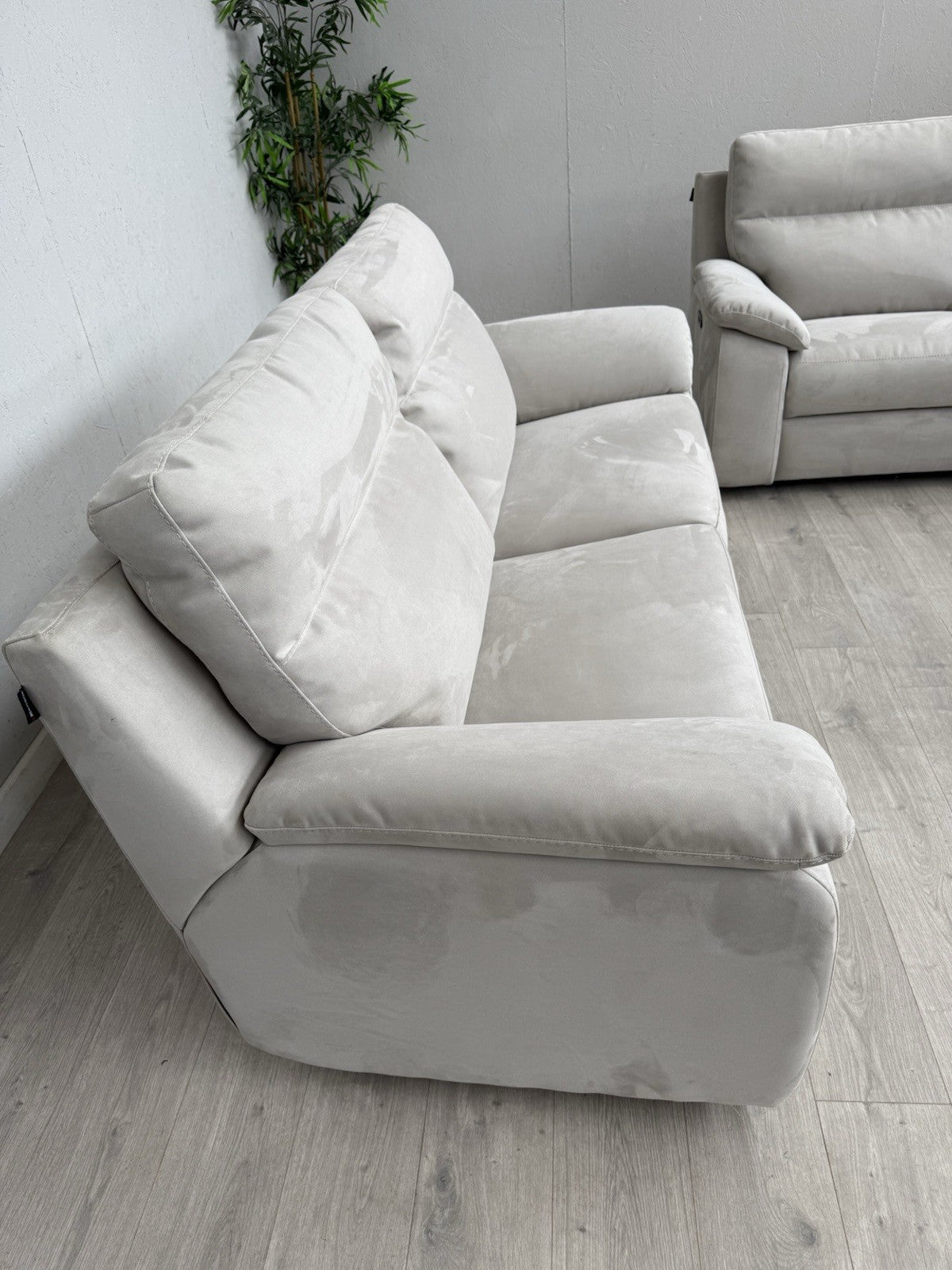 F. Village Nicoletti PEPINO 2 x 3 Seater Fabric Sofas Power Recliner - RRP £4810