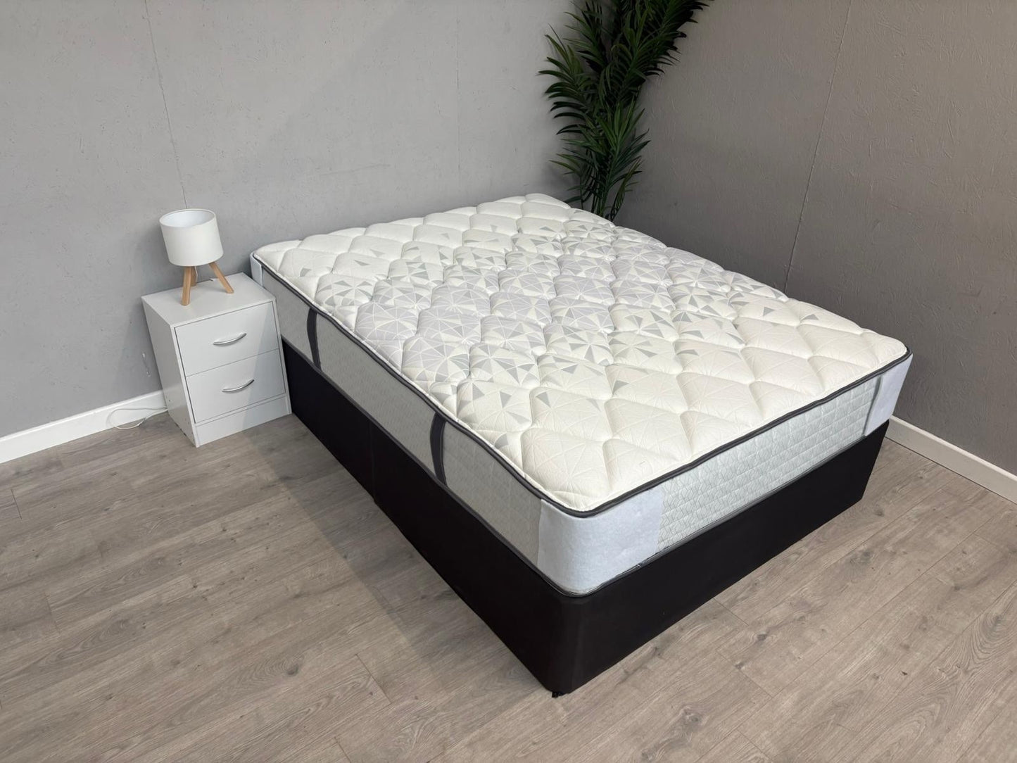 Sealy Elevate Venice / Blackwood 5FT Kingsize Mattress, Firm - RRP £1,499