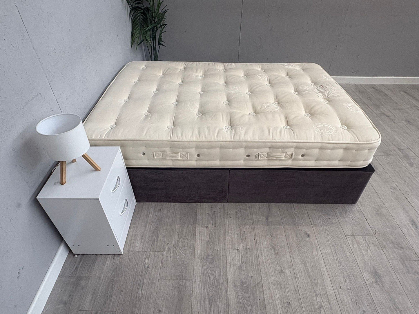 Hypnos Luxurious Earth 02 4ft 6 Double Mattress, Medium - RRP £2,199