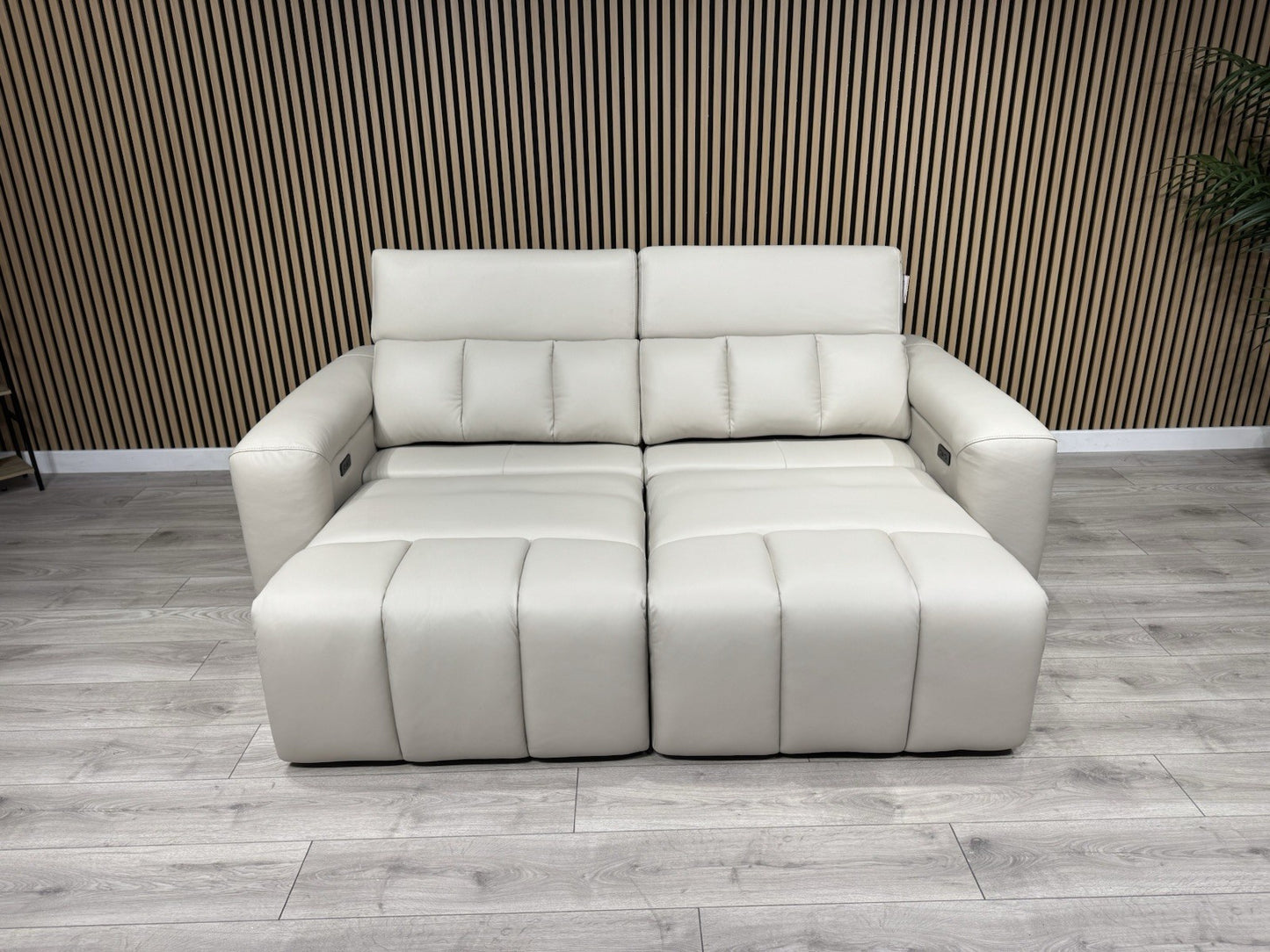 DALLAS Leather 3 Seater Double Power Chaise Sofa, Bluetooth Speakers - RRP £1999