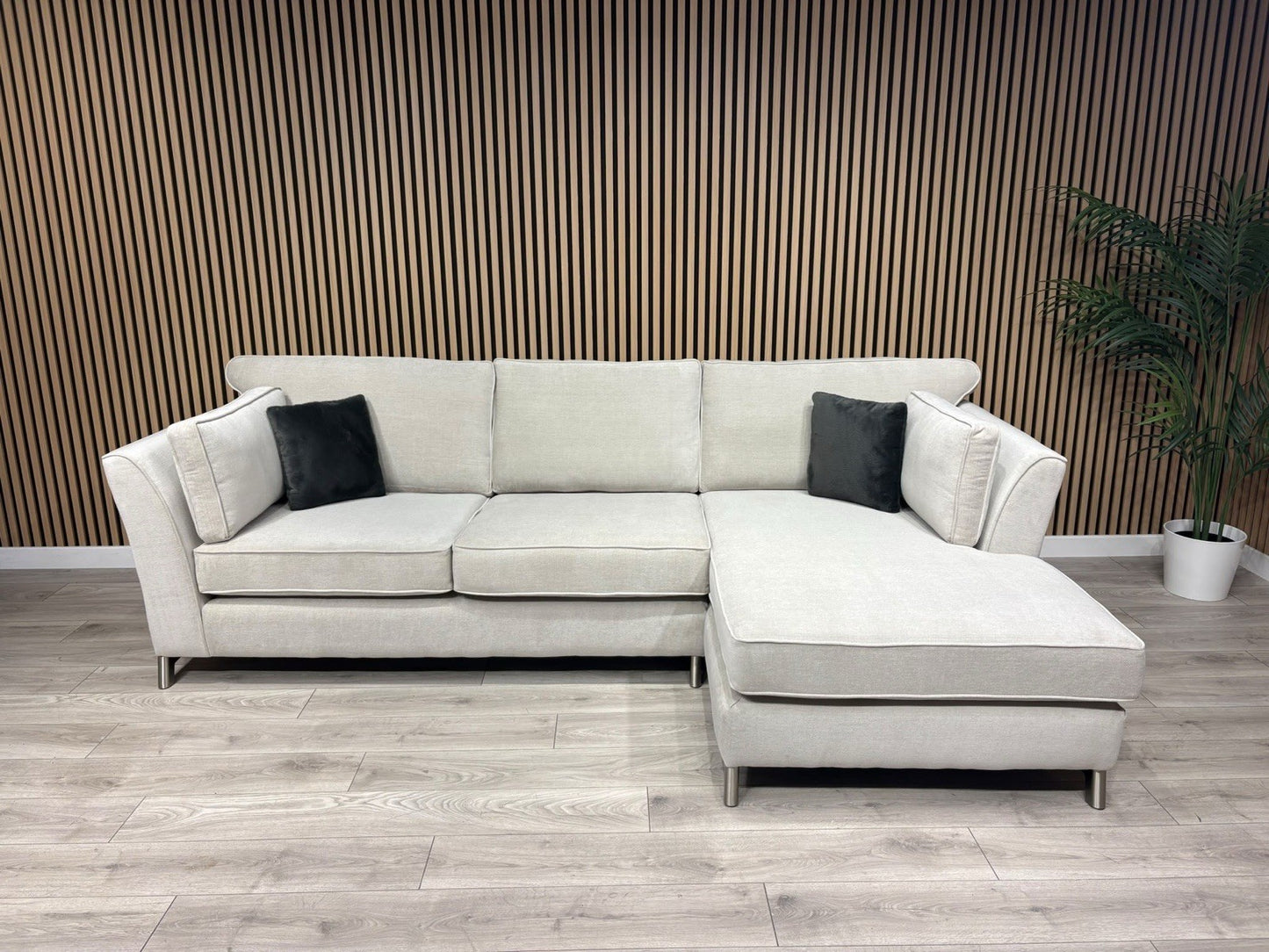 Furniture Village SASHA Fabric Large RHF Chaise Corner Sofa - RRP £3,295