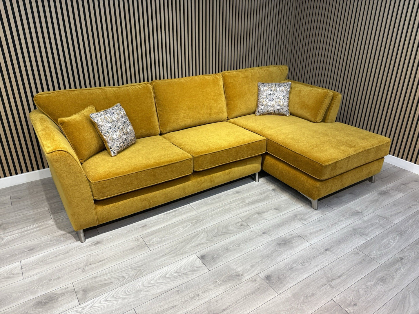 Furniture Village SASHA Fabric Large RHF Chaise Corner Sofa - RRP £3,295
