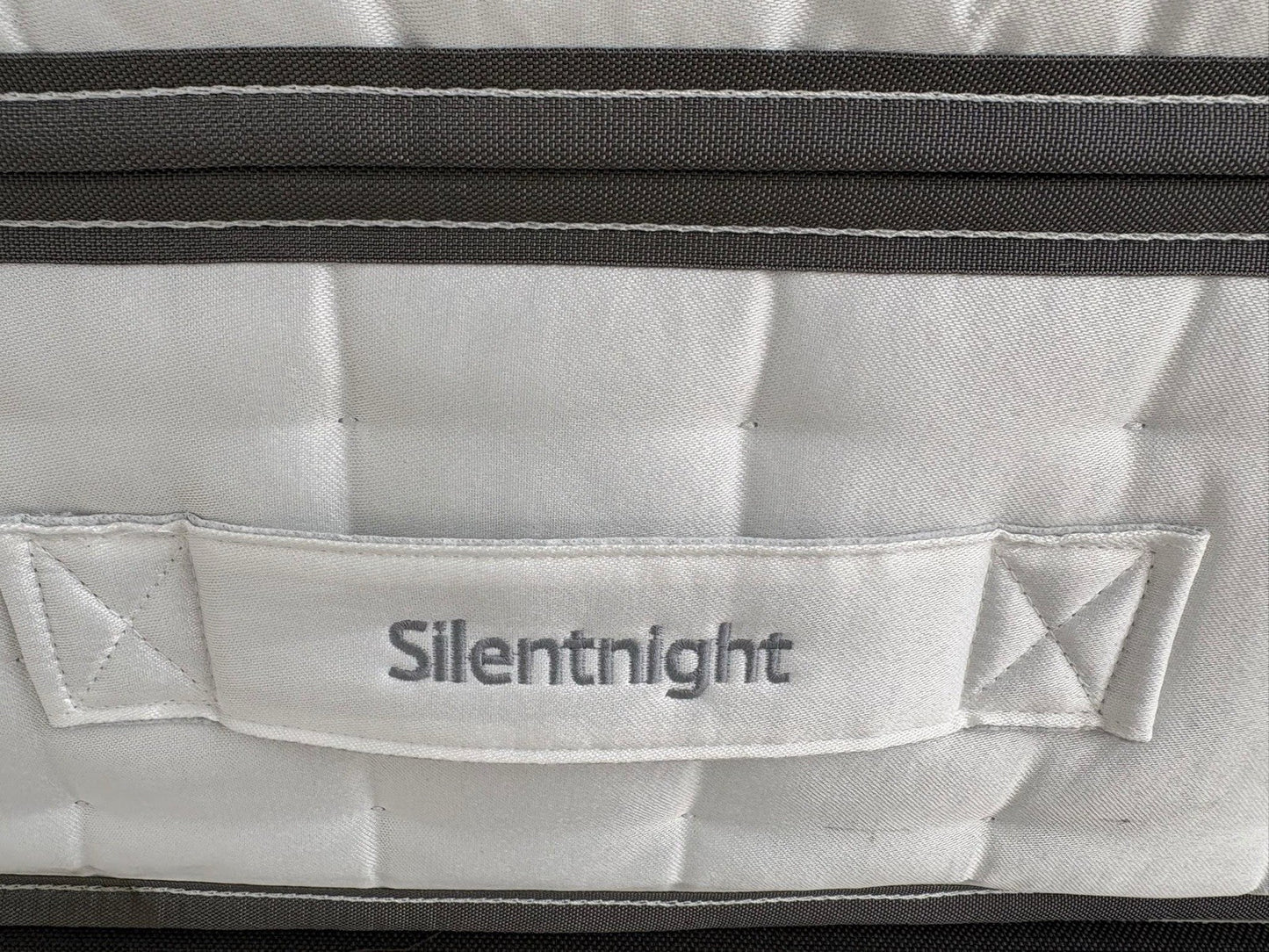Silentnight 2000 Pocket Deluxe Box Top 5ft Kingsize Mattress - RRP £999