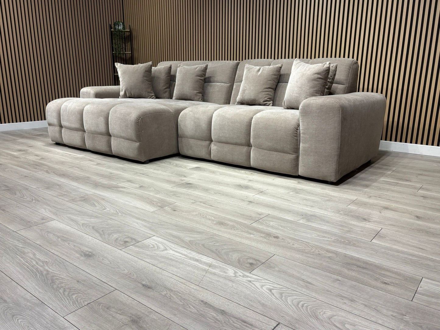 EVE CLOUD Large Fabric 3 Seater LHF Chaise Corner Sofa - RRP £2,299