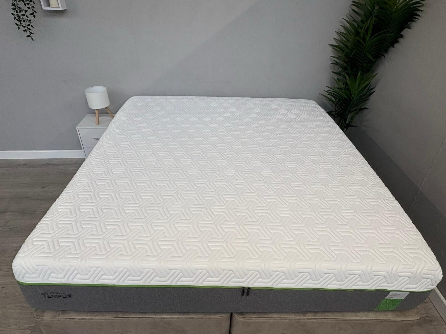 Tempur HYBRID ELITE LUXE 6ft Superking Mattress, Medium - RRP £2,599