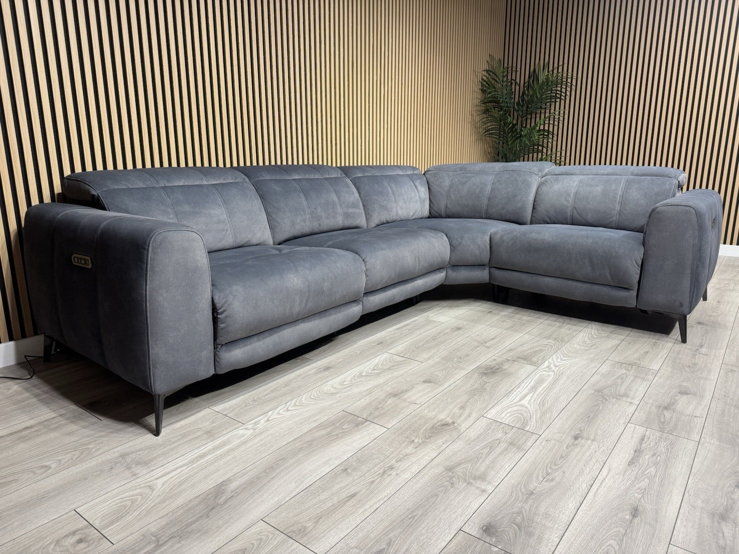 Furniture Village EZRA Fabric RHF Double Power Recliner Corner Sofa - RRP £3,295
