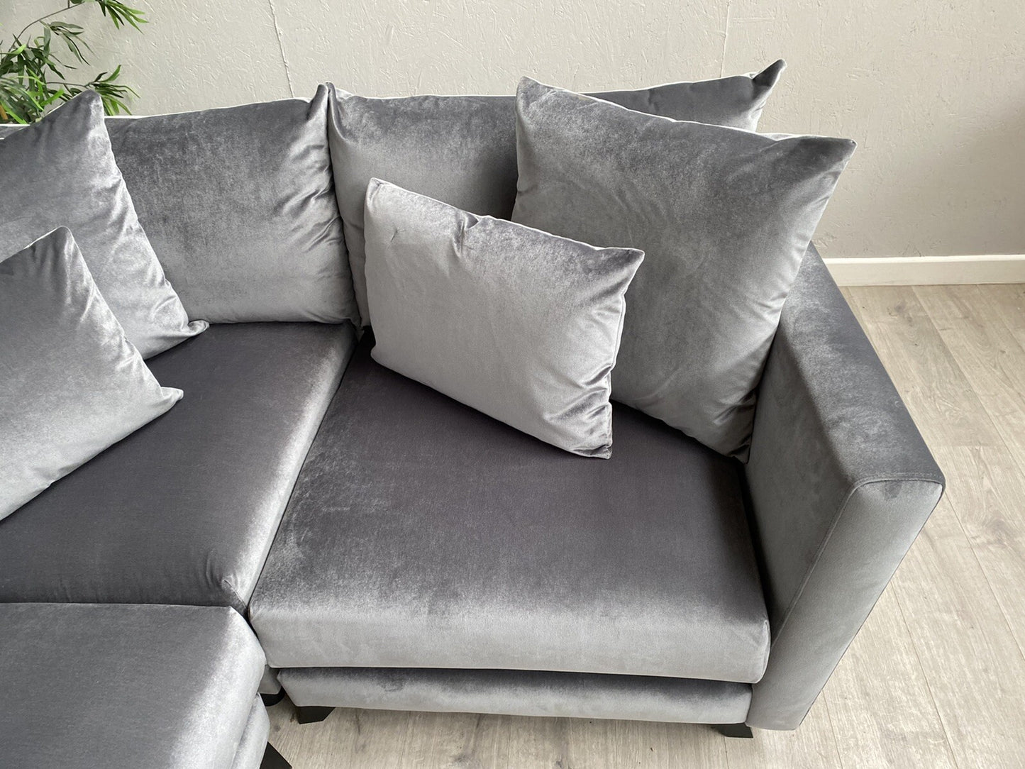 Ashley Manor PONTI Fabric Velvet RHF Corner Sofa ( 3 Corner 1 ) Grey - RRP £2699