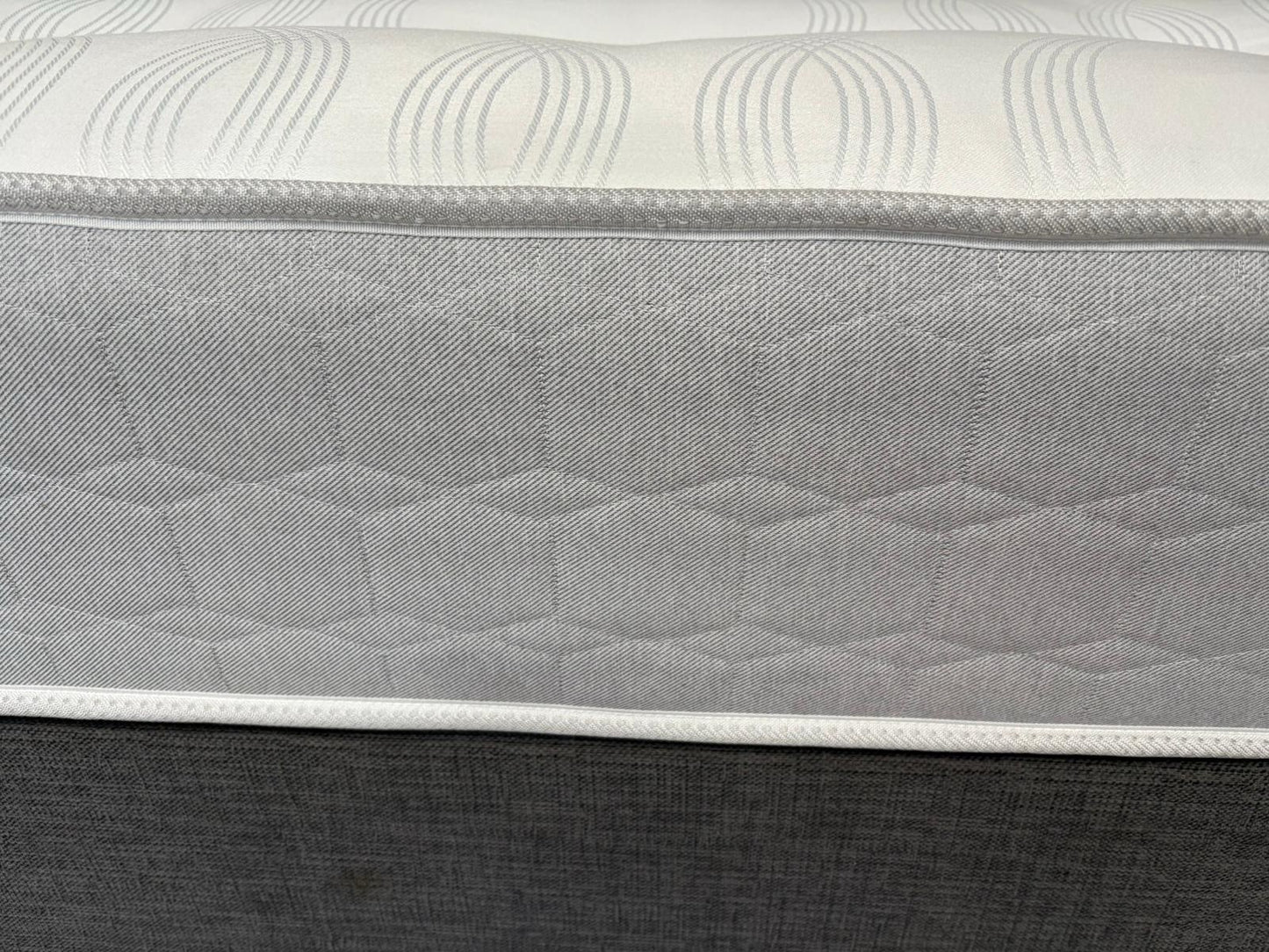 Sealy BRISBANE Extra Firm 5ft Kingsize Mattress - RRP £1,399
