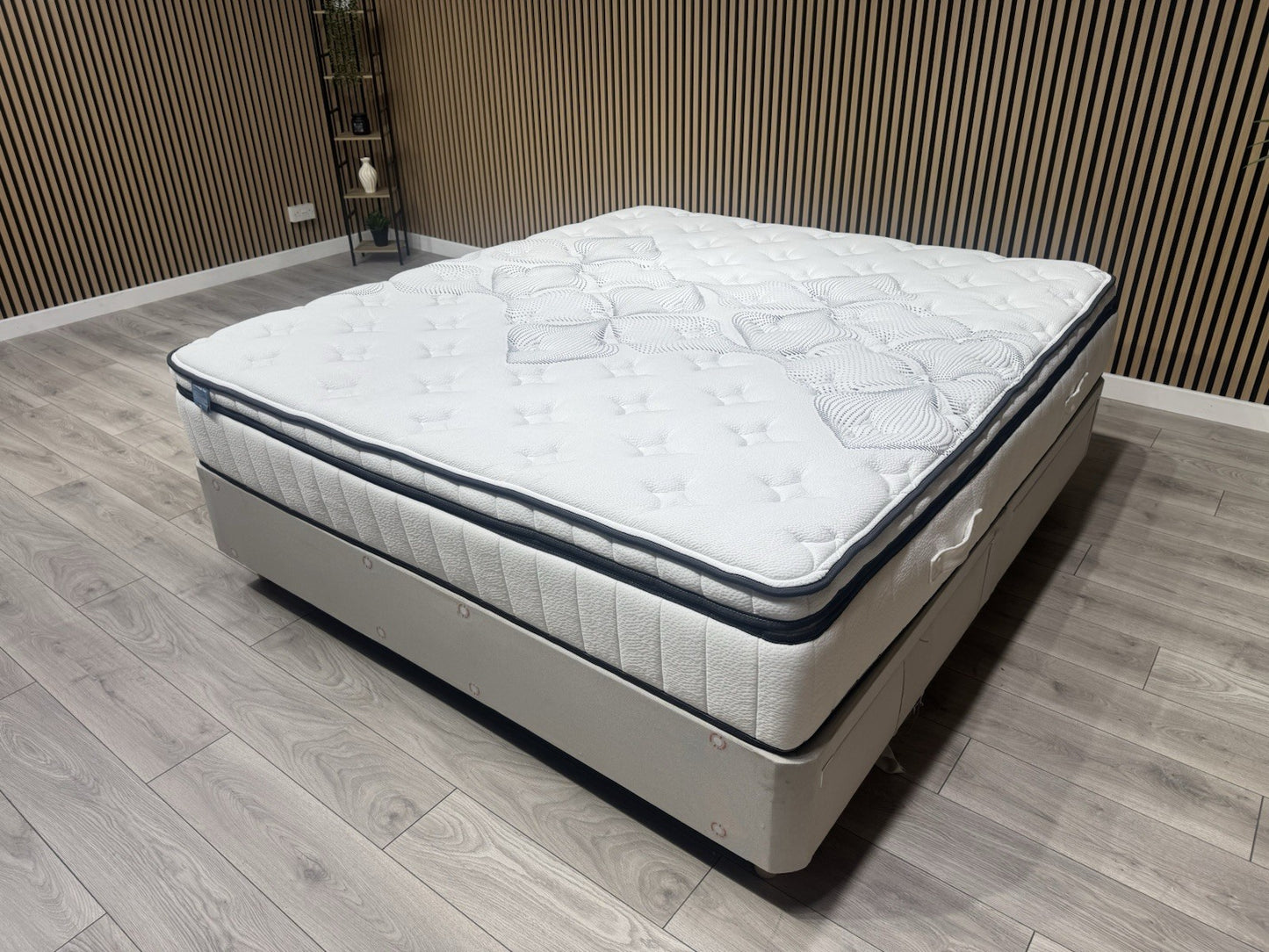 IGEL Nanotech 3500i 6ft Superking Mattress, Firm - RRP £2,099