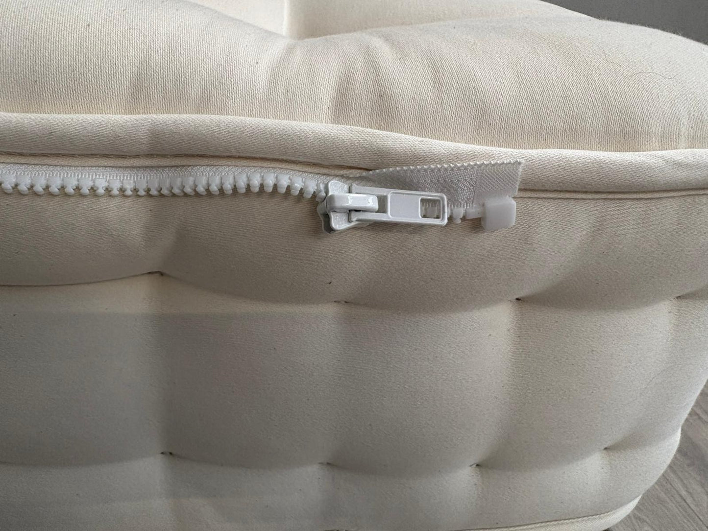 Hypnos Luxurious Earth 01 6ft Superking Mattress Zip and Link, Firm - RRP £3,099