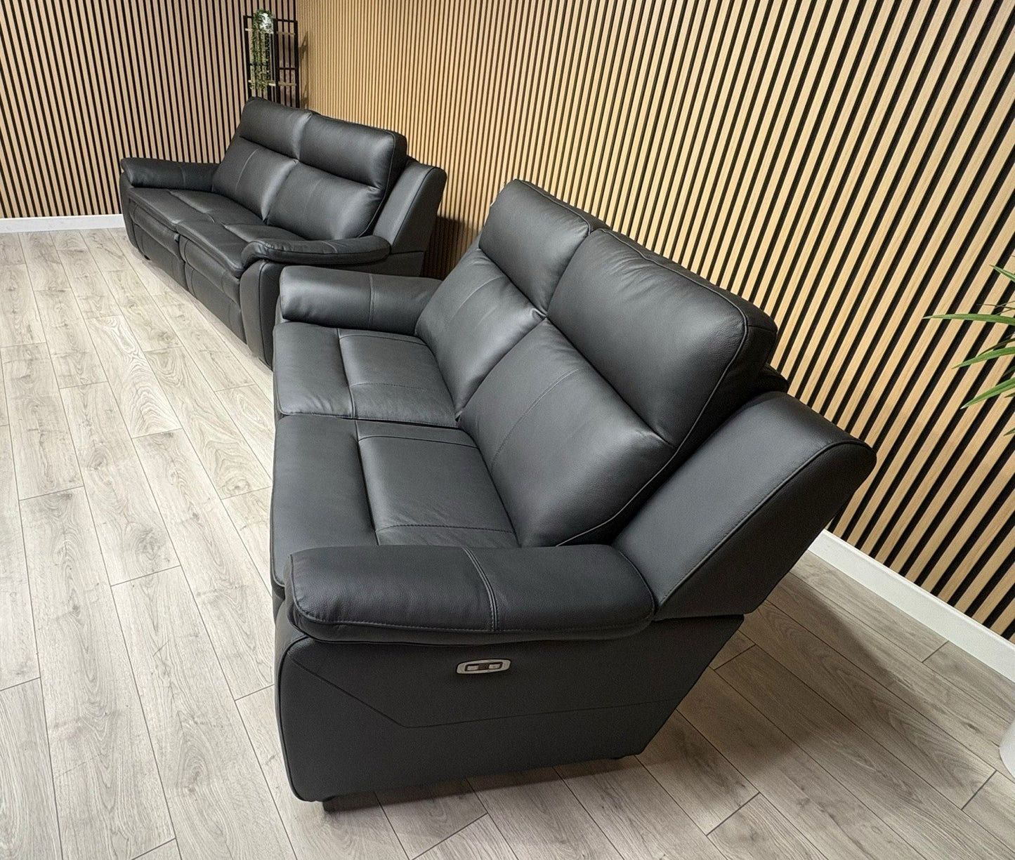 DFS Boston Leather 3 + 2 Seater Sofa Set, Power Recliners RRP: £4495
