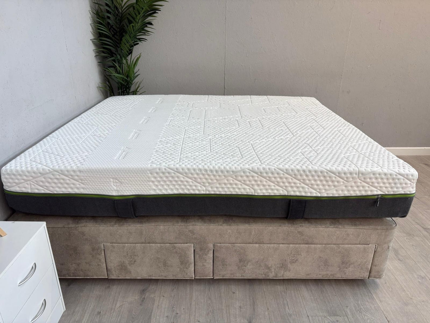 EMMA - Diamond Hybrid 6ft Superking Mattress - RRP £1,599