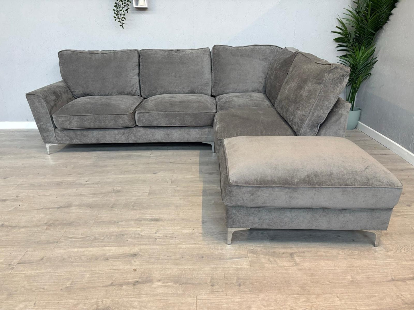 Furniture Village LEGEND RHF Classic Back Fabric Chaise Corner Sofa - RRP £1895