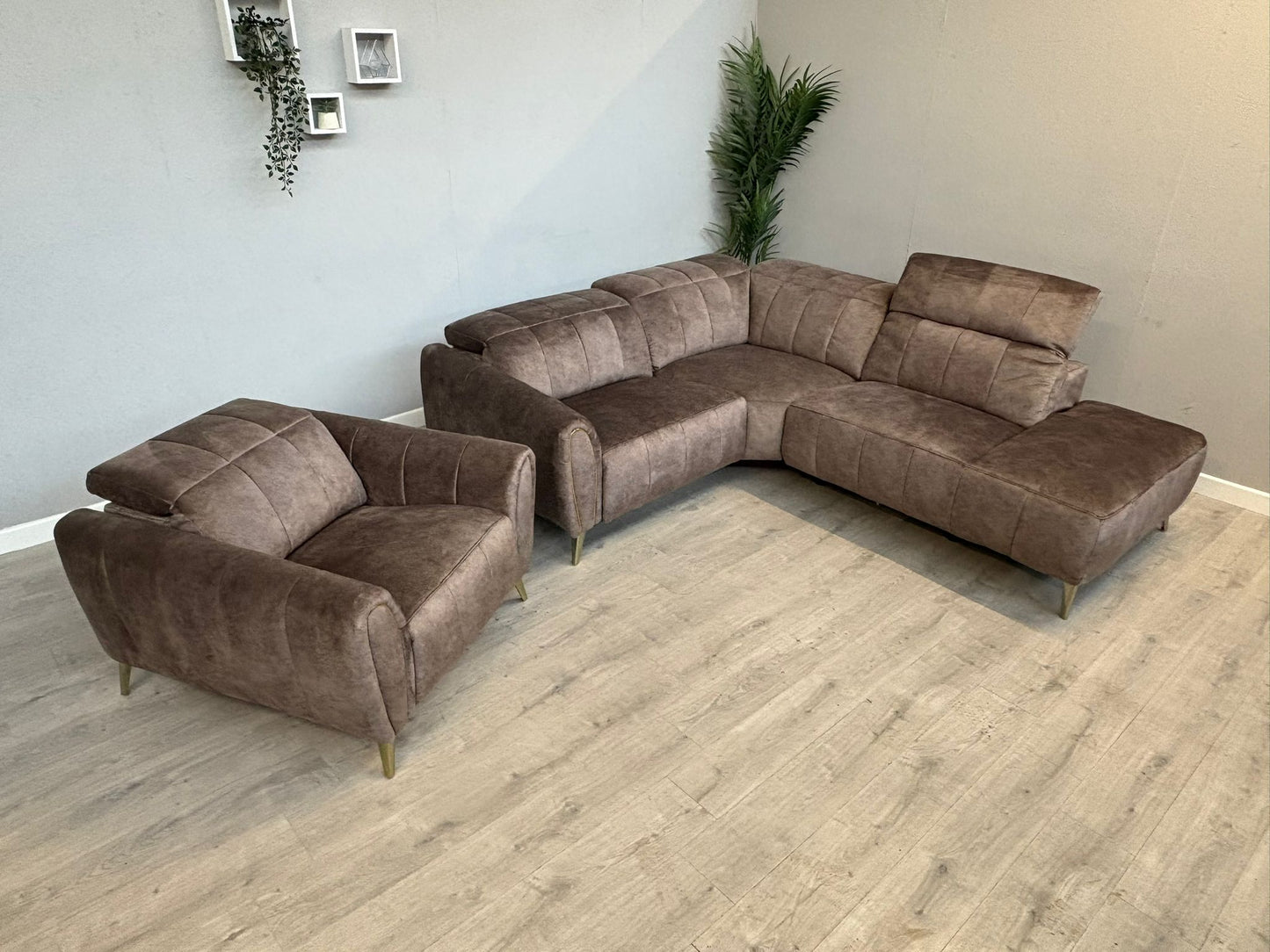 DFS Lidia Left Hand Facing Arm Open End Power Recliner Corner Sofa + Chair, RRP: £2898