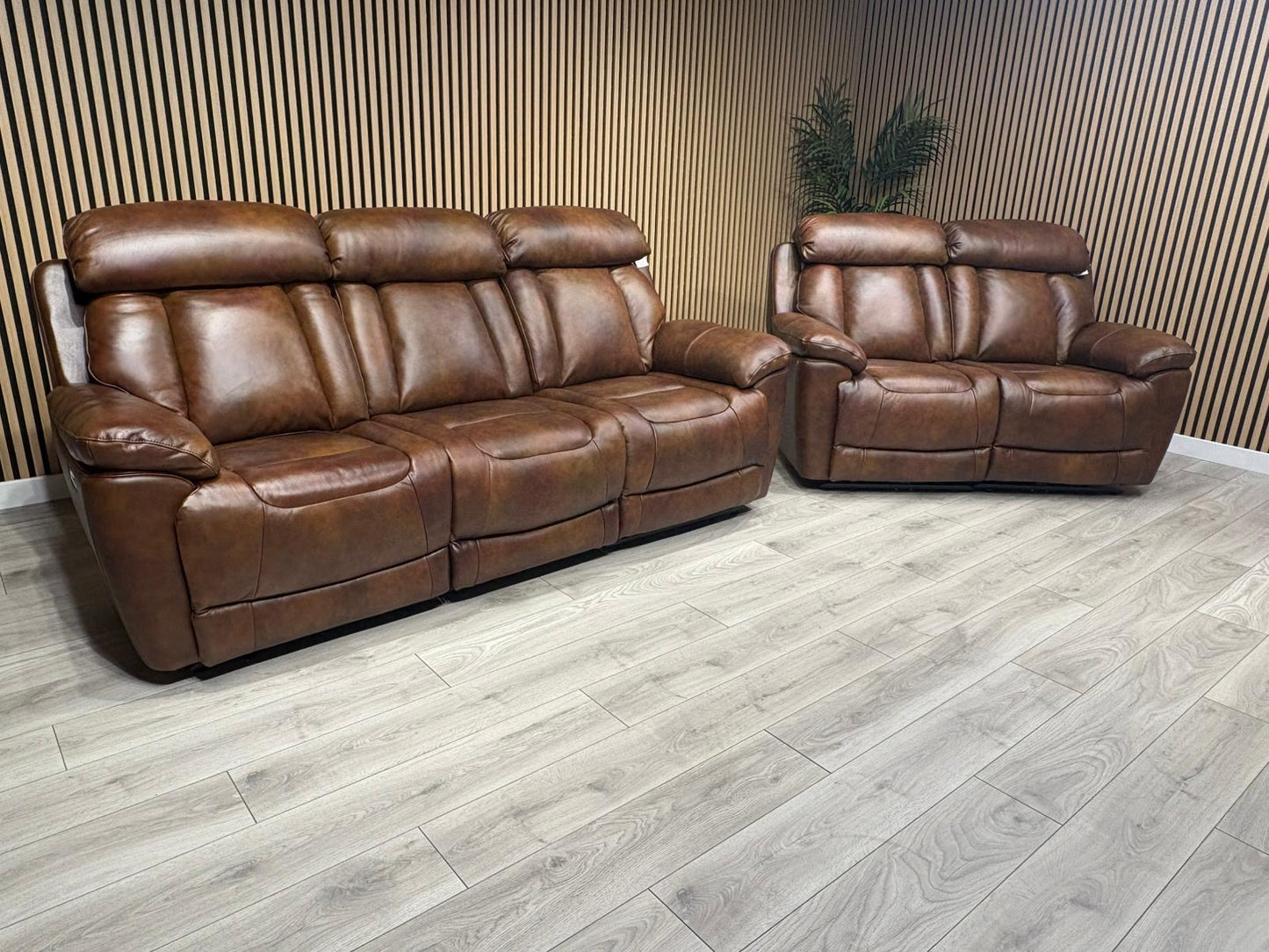 DFS Bravado Leather 3 Seater + 2 Seater Sofa Set, Power Recliners RRP: £3898