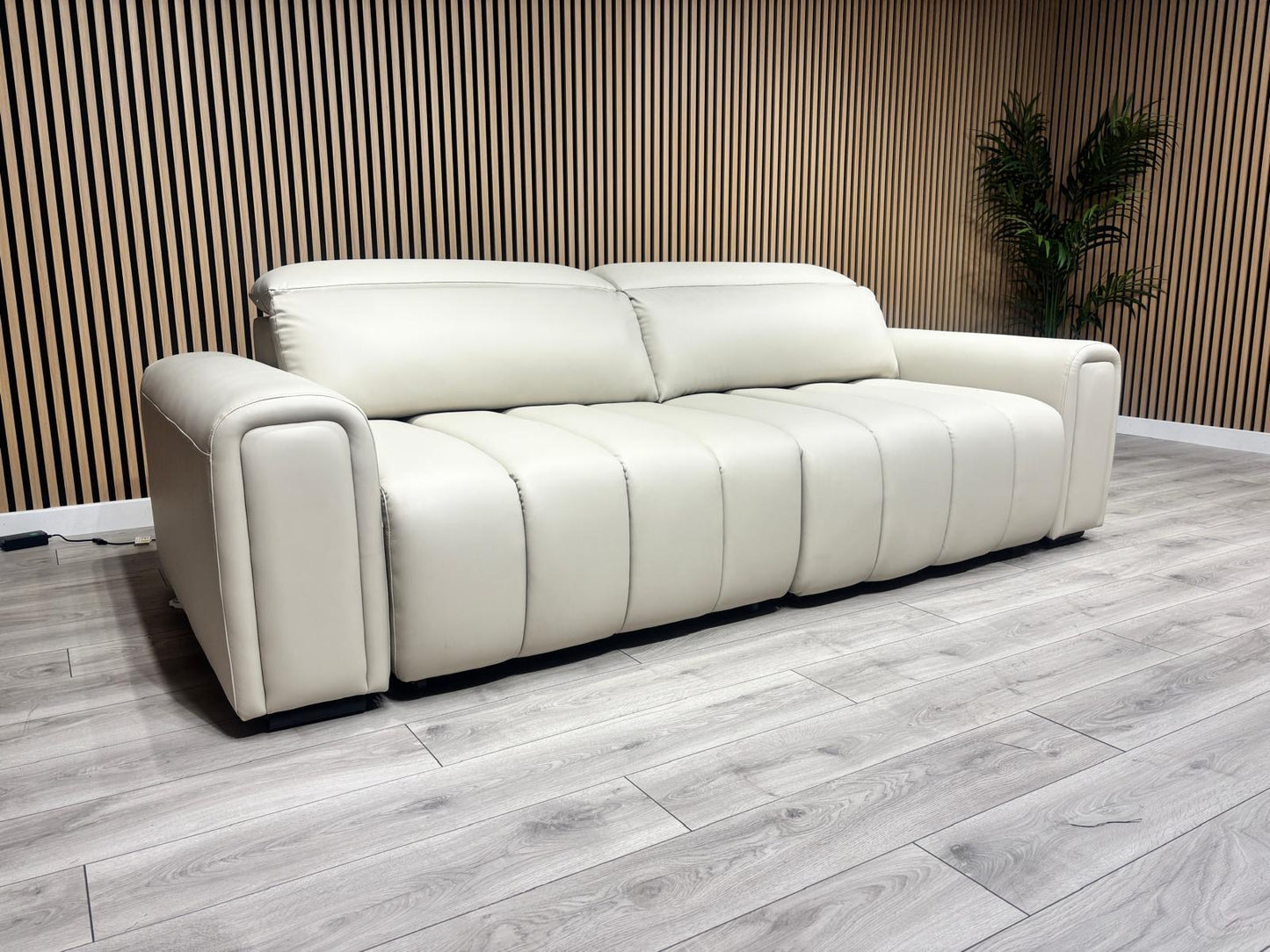 Michigan Leather 3 Seater Electric Double Chaise Cinema Sofa, RRP: £2495