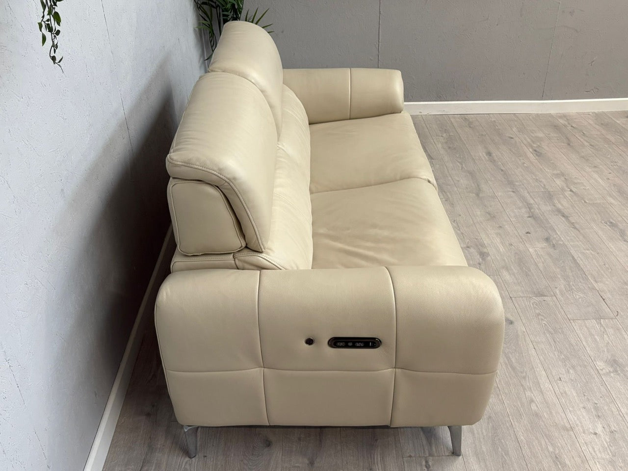 Furniture Village Vino Leather 3 Seater Power Recliner Sofa with Power Headrests - RRP £2595