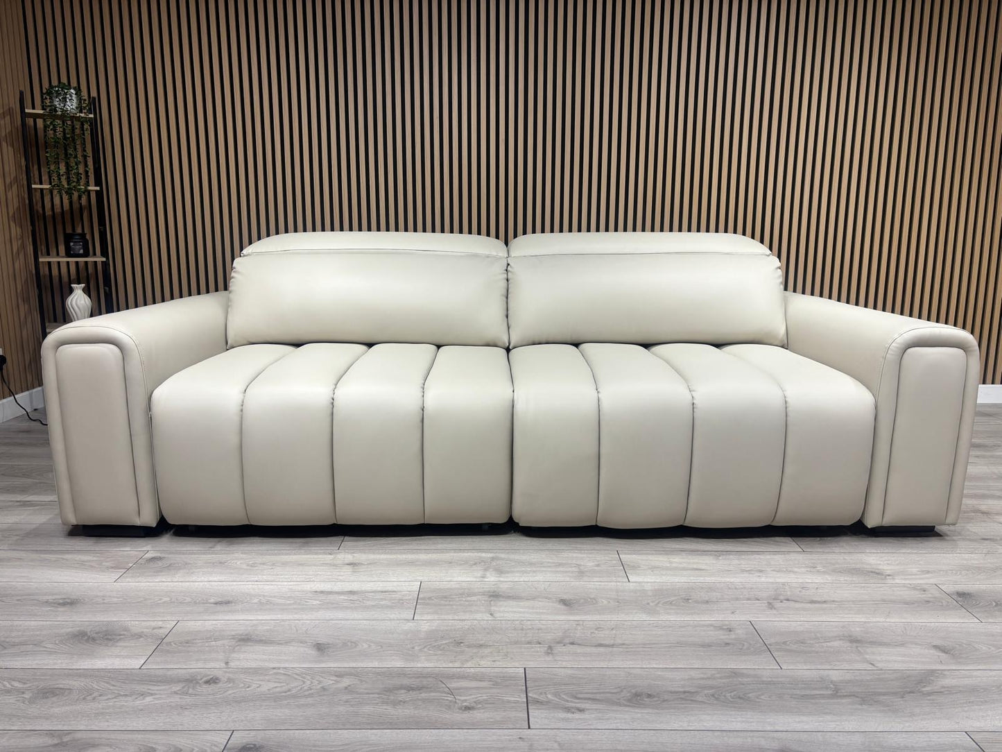 Michigan Leather 3 Seater Electric Double Chaise Cinema Sofa, RRP: £2495