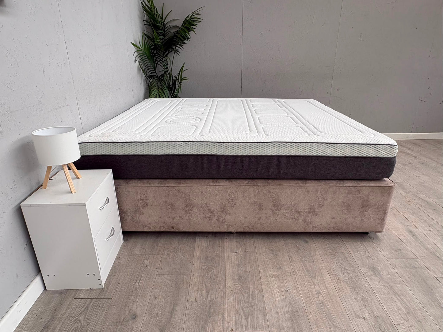 OTTY Pure Hybrid Bamboo 2000 Pocket Sprung 6ft Superking Mattress - RRP £849