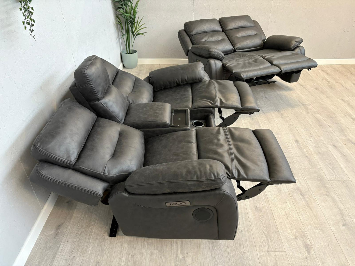 DFS Pierson 2+2 Seater Music Power Recliner Sofa Set with Console RRP £2298