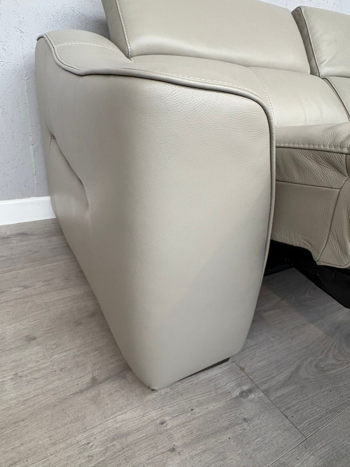 Furniture Village Elixir 3 Seater + 2 Armchairs Leather Power Recliner Sofa Set RRP £4785