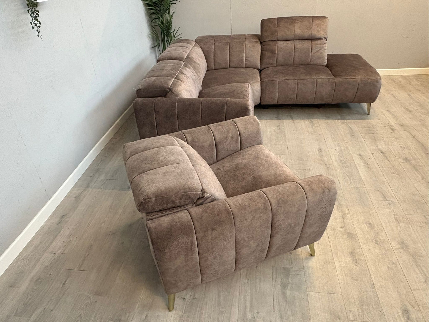 DFS Lidia Left Hand Facing Arm Open End Power Recliner Corner Sofa + Chair, RRP: £2898