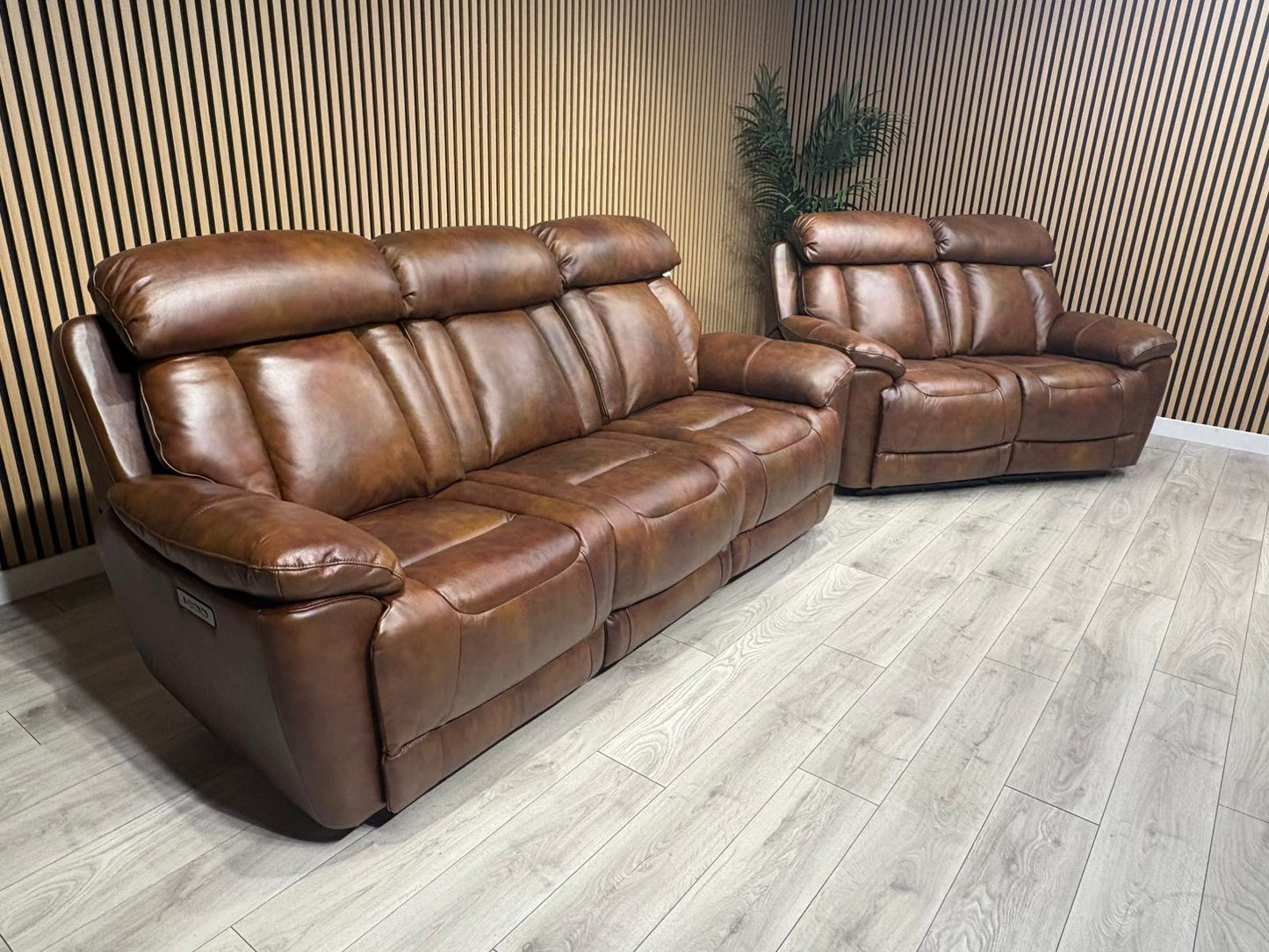 DFS Bravado Leather 3 Seater + 2 Seater Sofa Set, Power Recliners RRP: £3898