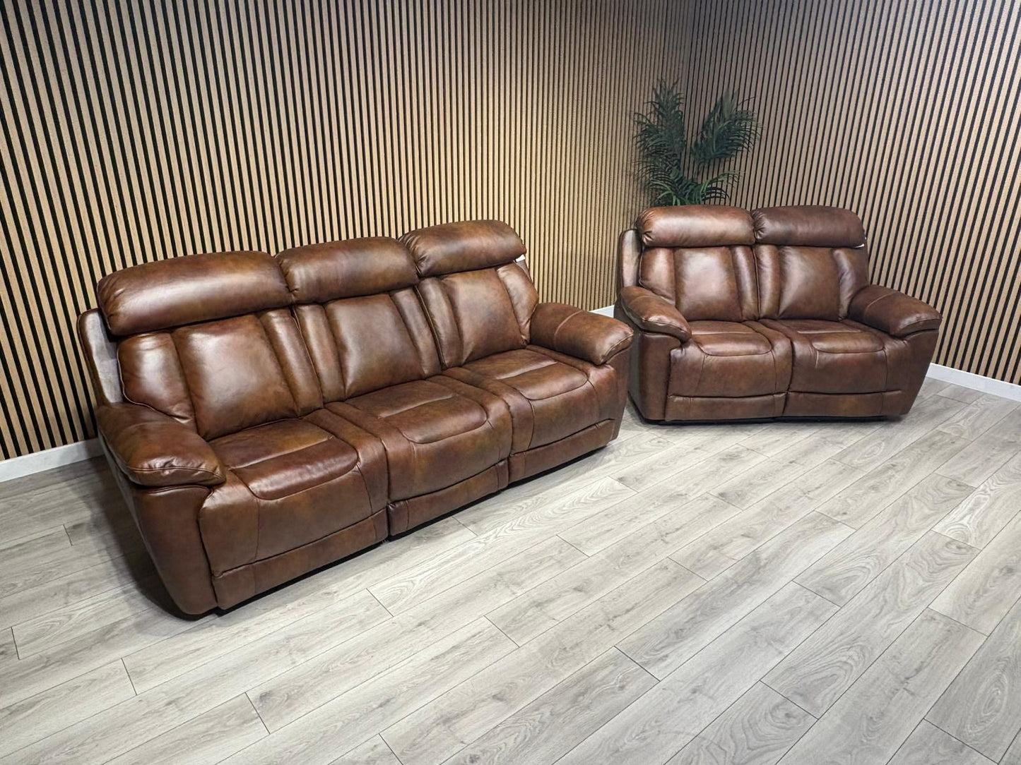DFS Bravado Leather 3 Seater + 2 Seater Sofa Set, Power Recliners RRP: £3898
