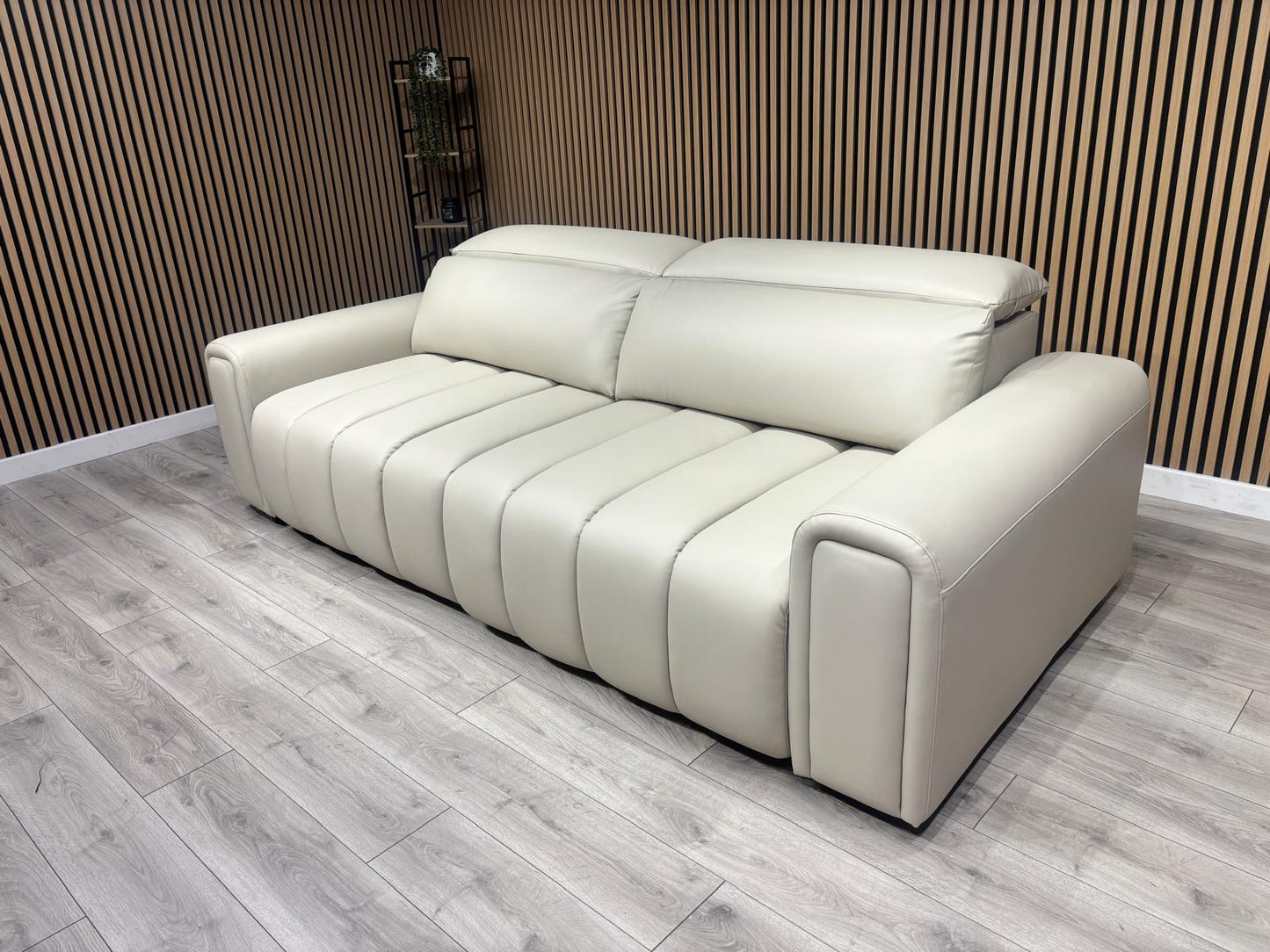 Michigan Leather 3 Seater Electric Double Chaise Cinema Sofa, RRP: £2495