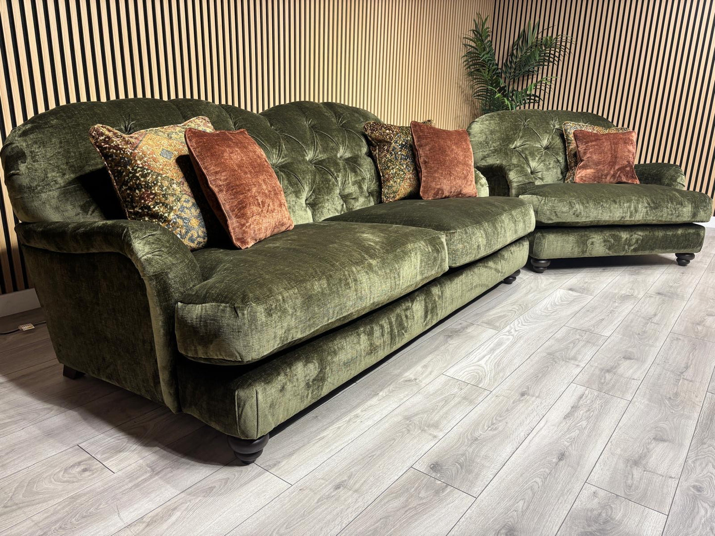 Alexander & James 4 Seater Button Back Sofa + Cuddle Chair, RRP: £3495