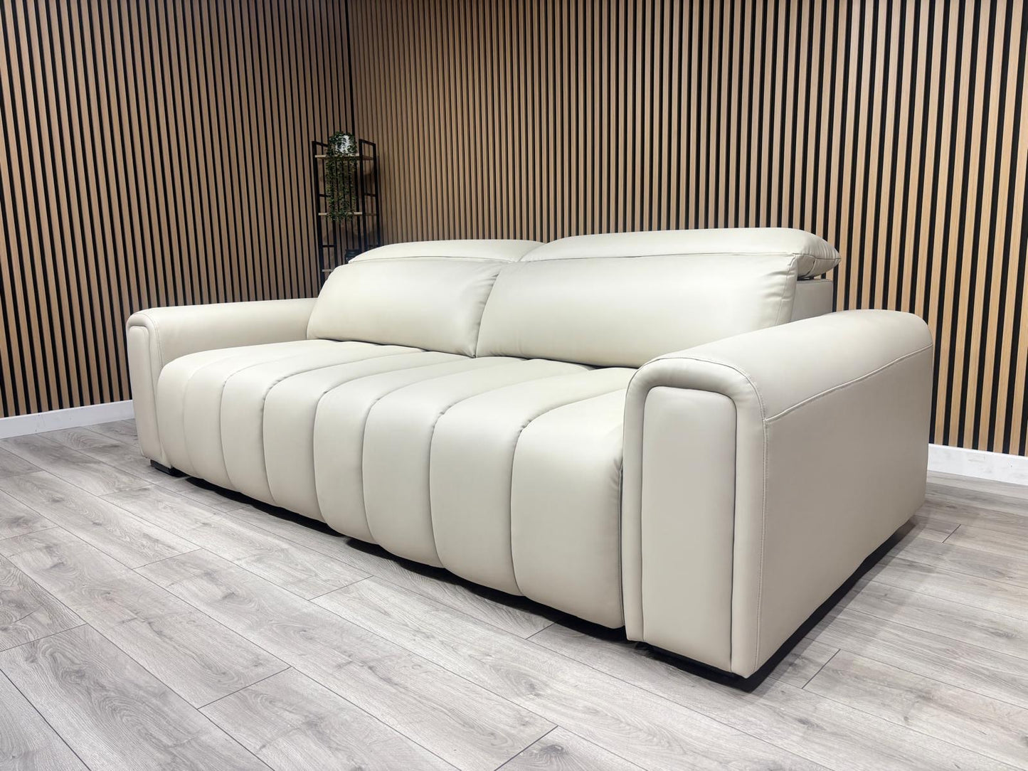 Michigan Leather 3 Seater Electric Double Chaise Cinema Sofa, RRP: £2495