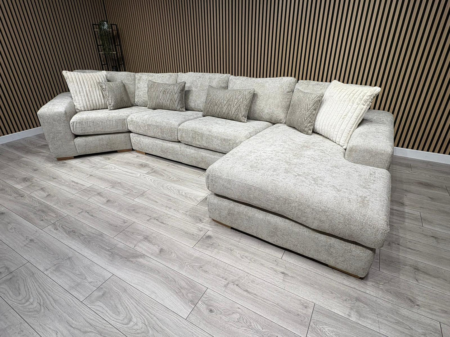 DFS Sample - Pandora RHF large Chaise Corner Sofa - RRP: £3495
