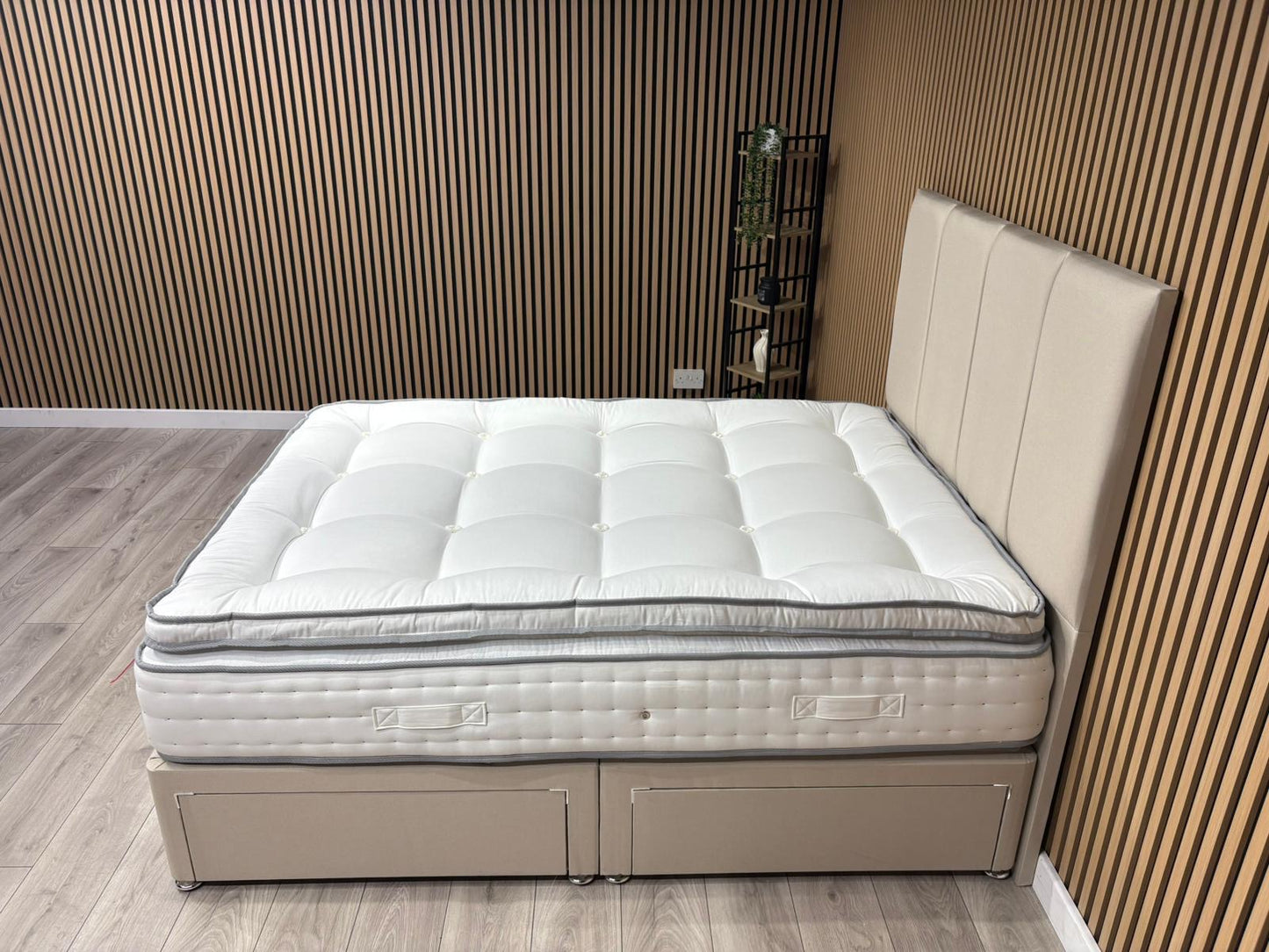 Swaledale 5000 Pocket Divan Bed Set + Headboard. Available in all sizes