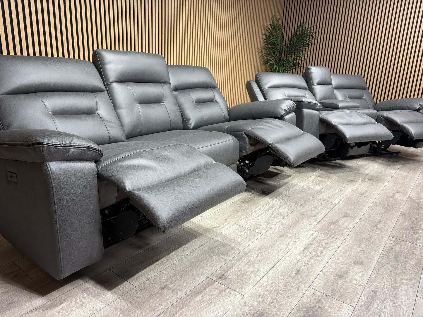 DFS Braylan 3+2 Seater Power Recliner Sofa Set with Console RRP £2498