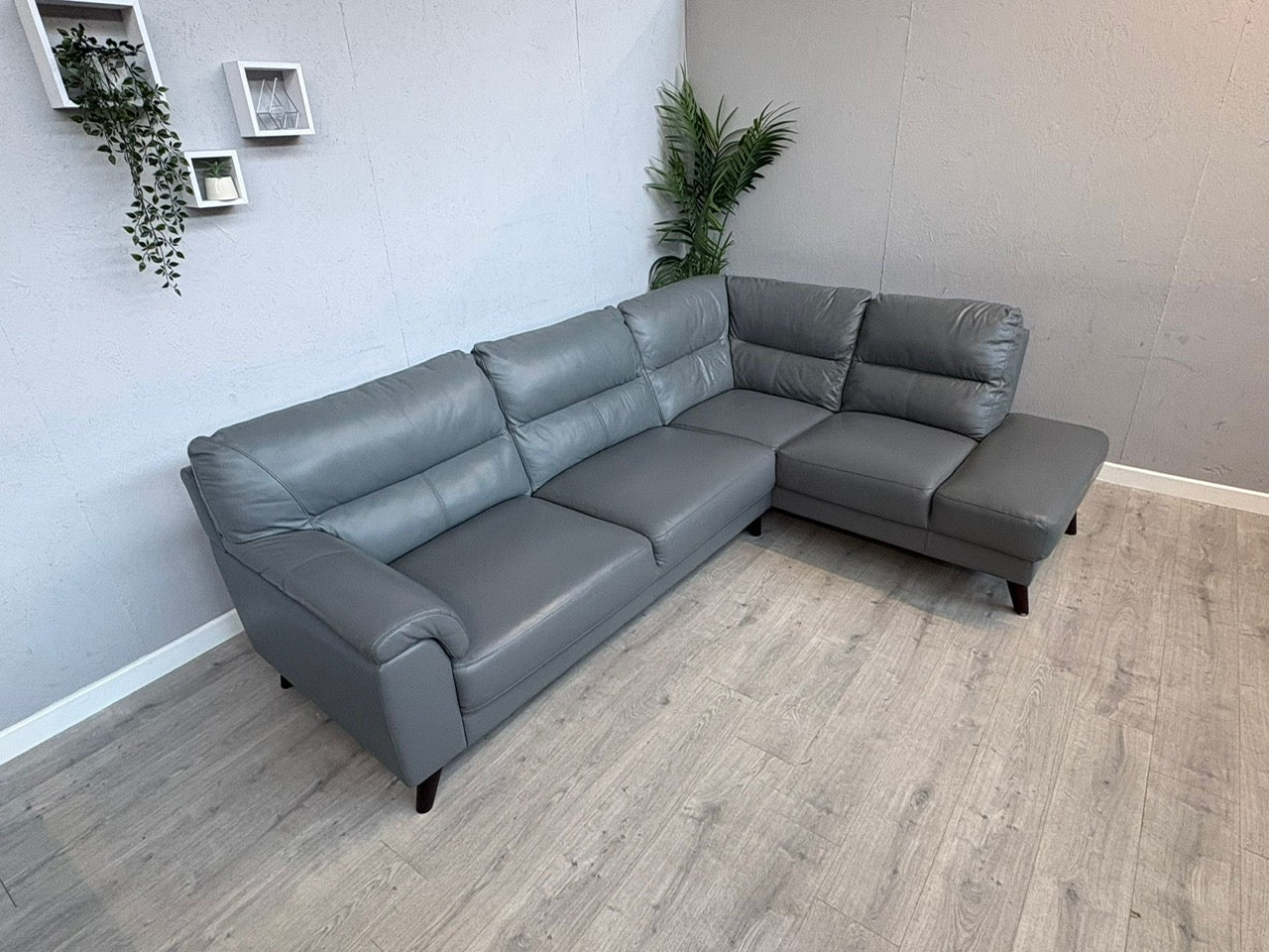 DFS - Leather Chaise End Corner Sofa - RRP £1999