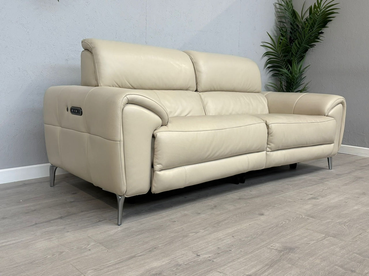 Furniture Village Vino Leather 3 Seater Power Recliner Sofa with Power Headrests - RRP £2595