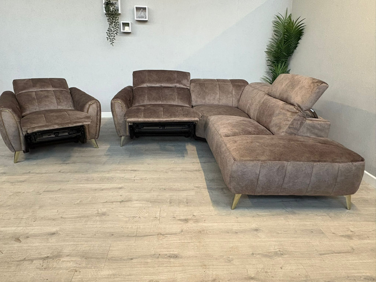 DFS Lidia Left Hand Facing Arm Open End Power Recliner Corner Sofa + Chair, RRP: £2898