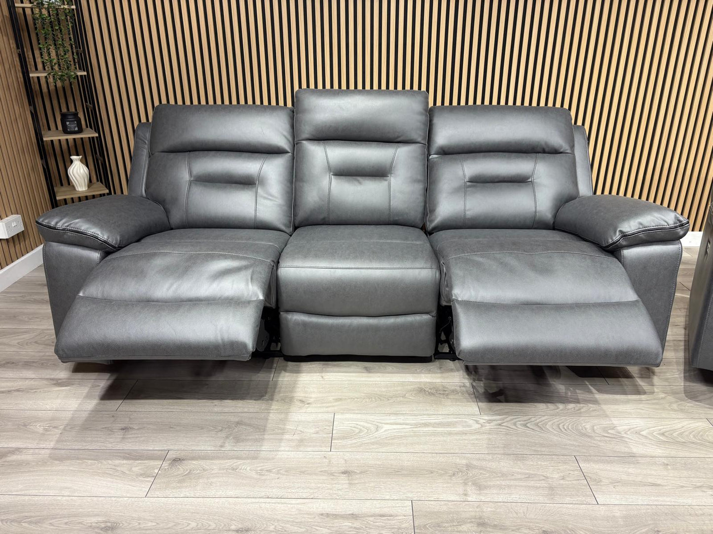 DFS Braylan 3+2 Seater Power Recliner Sofa Set with Console RRP £2498